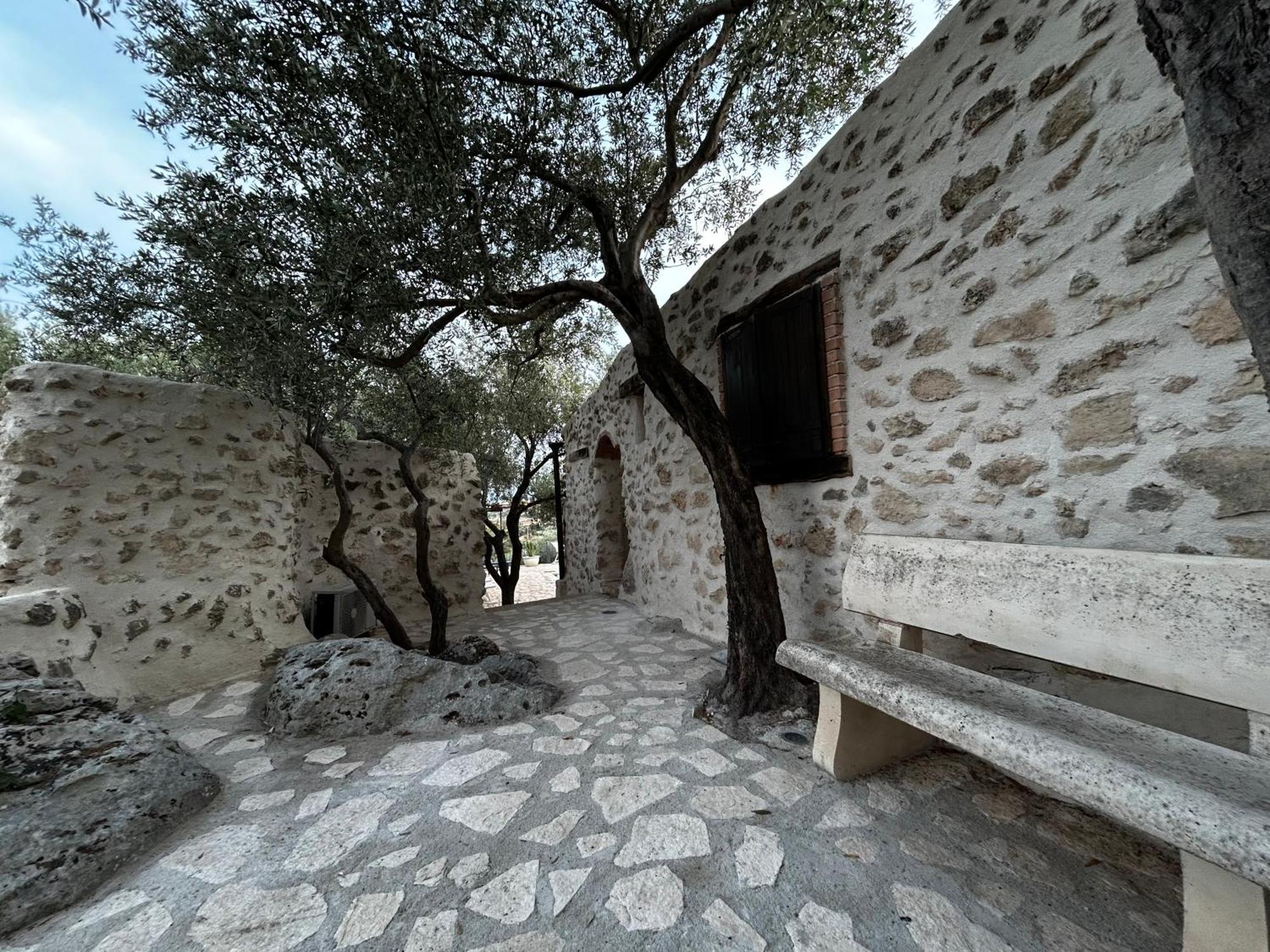 Bed & Breakfast Roba Degli Ulivi 3*