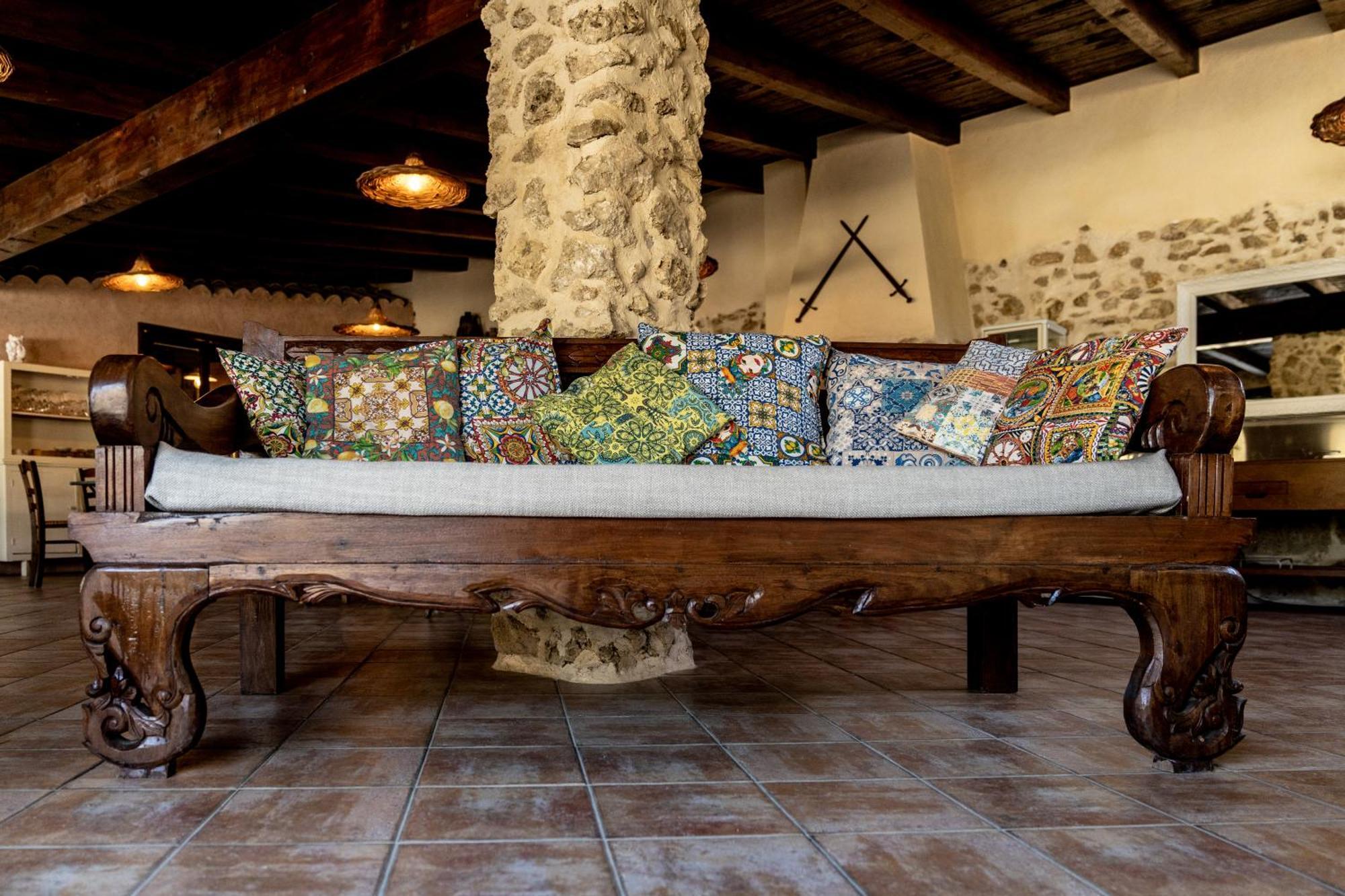 Roba Degli Ulivi Bed & Breakfast